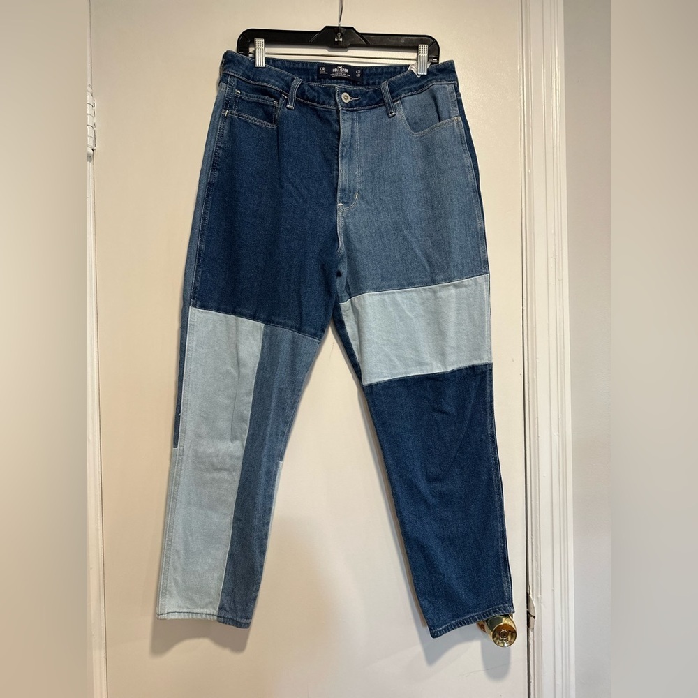NWOT Hollister Womens Sz: 31x37 13R Ultra High Rise Mom Fit Color Block Jeans.